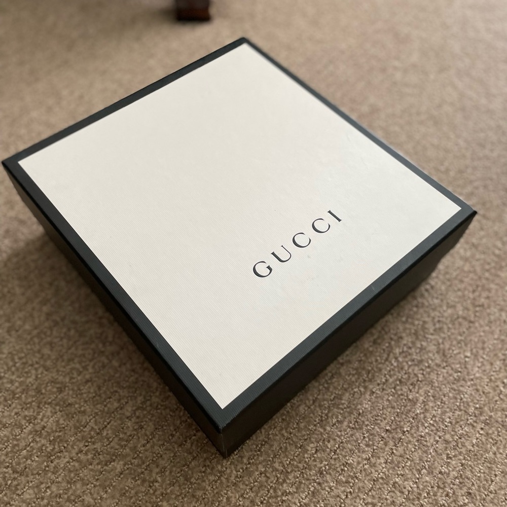 GUCCI size 37 style: Leather Nappa Charlotte color: Great White - Picture 5 of 6